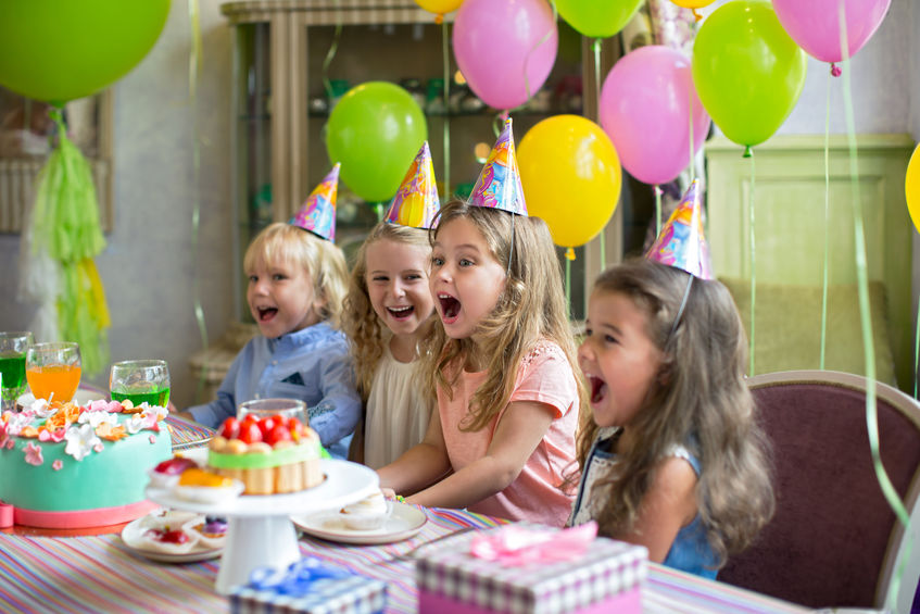 Comment réussir la décoration d'une salle pour un anniversaire