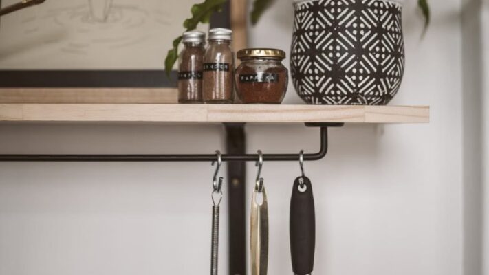 DIY rangements suspendus cuisine : optimiser l'espace