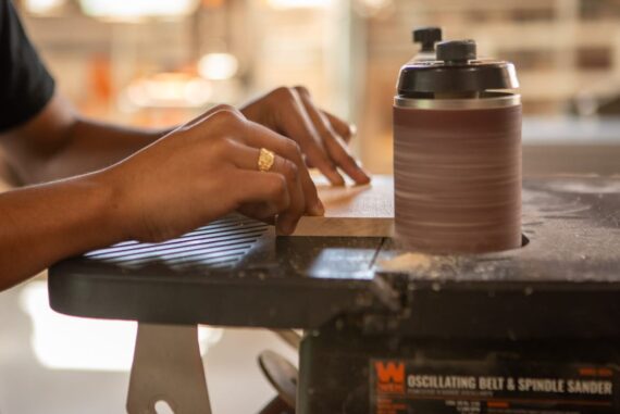 Ponceuse à bande Black & Decker KA88 QS : avis et prix 2026