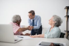 Pourquoi les seniors ont-ils besoin d'une assurance spécifique?